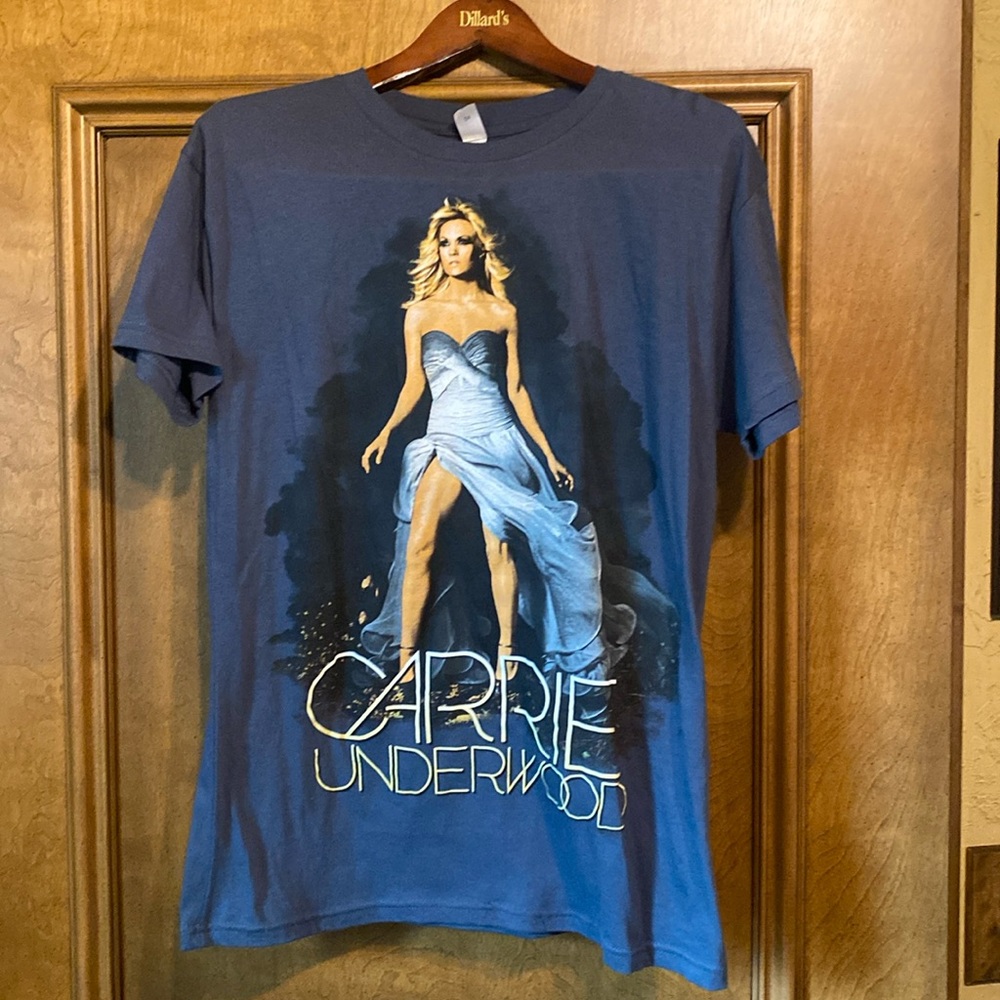 Carrie Underwood “Blown Away Tour” Concert T-shirt